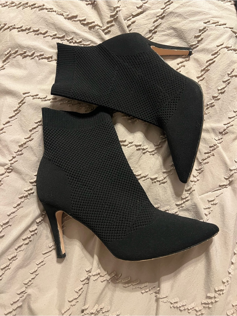 Women's Black Knit Pointed-Toe Ankle Boots